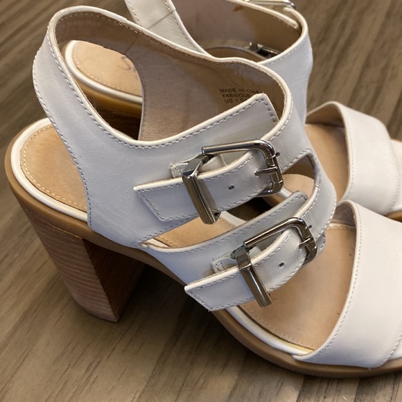 WHITE CHUNKY HEELS SHELLY LONDON 7.5 - Picture 3 of 14